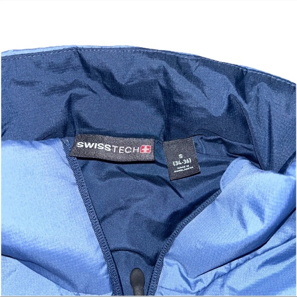 Swiss Tech Men's Light Blue and Navy Vest - Picture 3 of 5